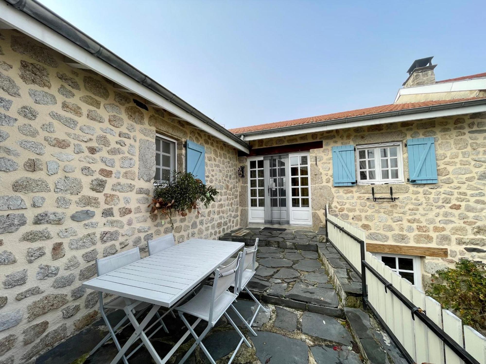 Gite Familial Avec Terrasse Proche Chateaux, Lac, Et Parcours Aventure - Fr-1-582-174 Saint-Maurice-de-Lignon Exterior photo